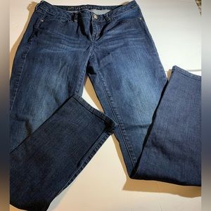 Lauren Conrad size 8 high rise jeans and cool pockets these are skinny jeans